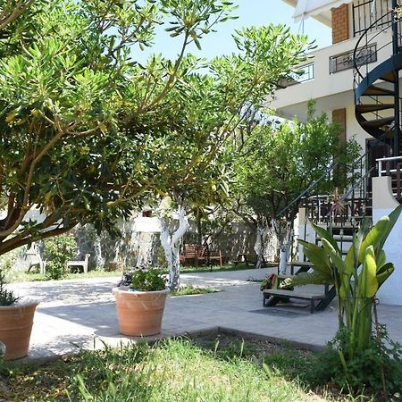 Modern Apartment With Garden Kissamos Ngoại thất bức ảnh