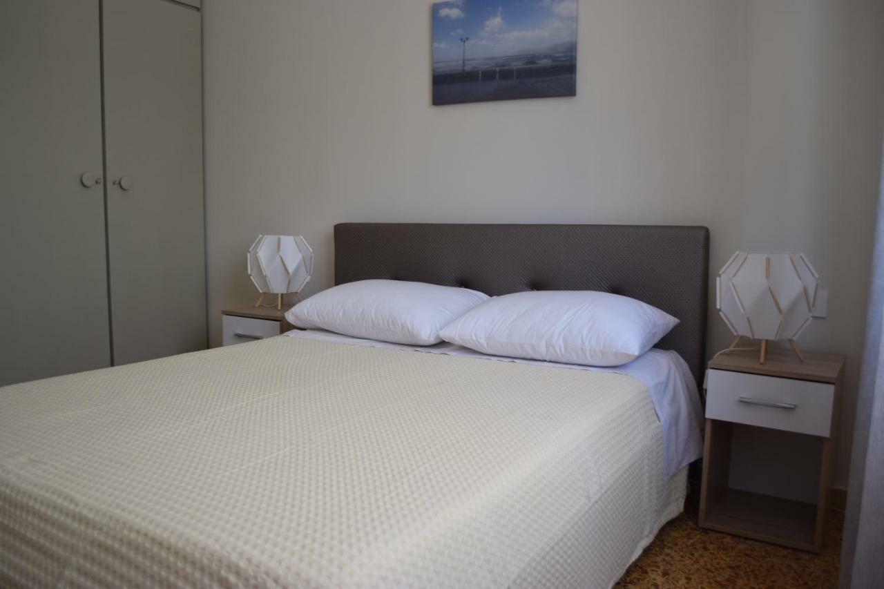 Modern Apartment With Garden Kissamos Ngoại thất bức ảnh
